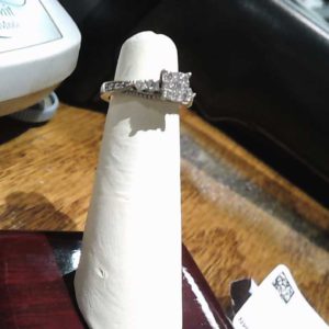 Ring 10K Gold WHITE GOLD 1.7 DWT