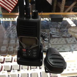 STANDARD HORIZON HX400 VHF RADIO